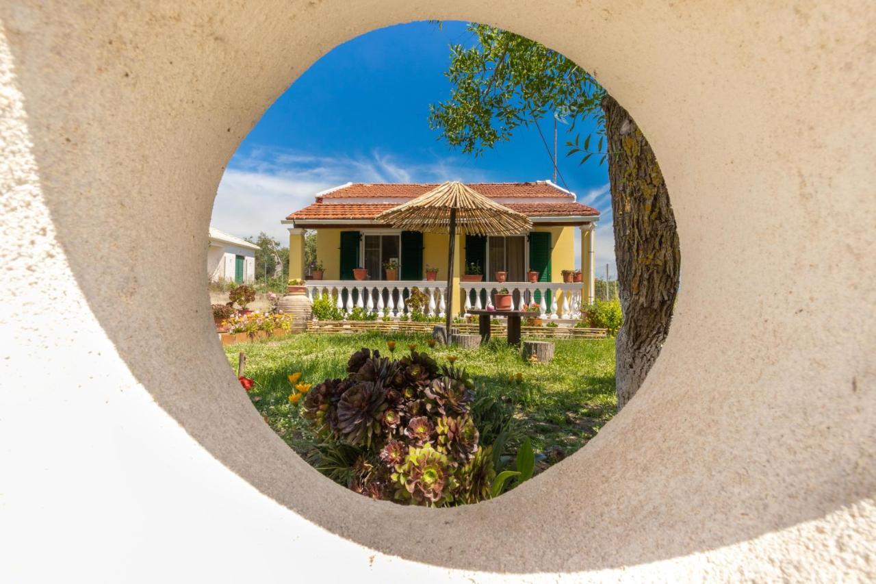Teta'S Holiday Home Melikia Luaran gambar